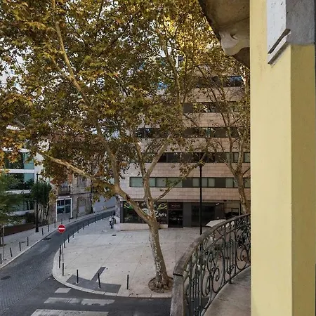 Tanigawa - 2 Bedrooms In Santo Antonio ליסבון