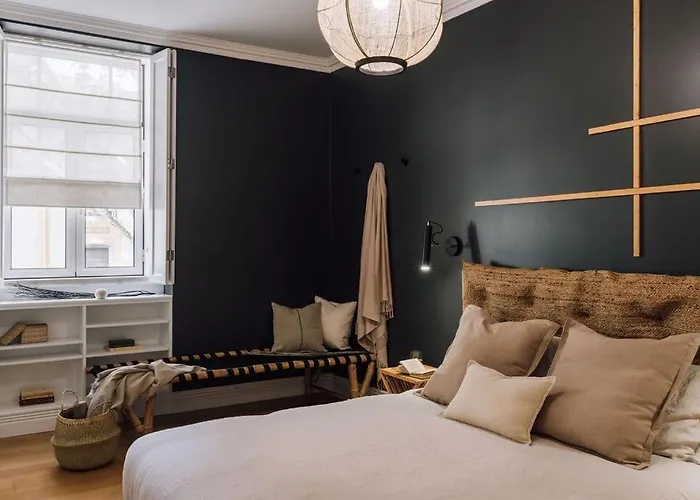 Tanigawa - 2 Bedrooms In Santo Antonio Lägenhet Lisboa